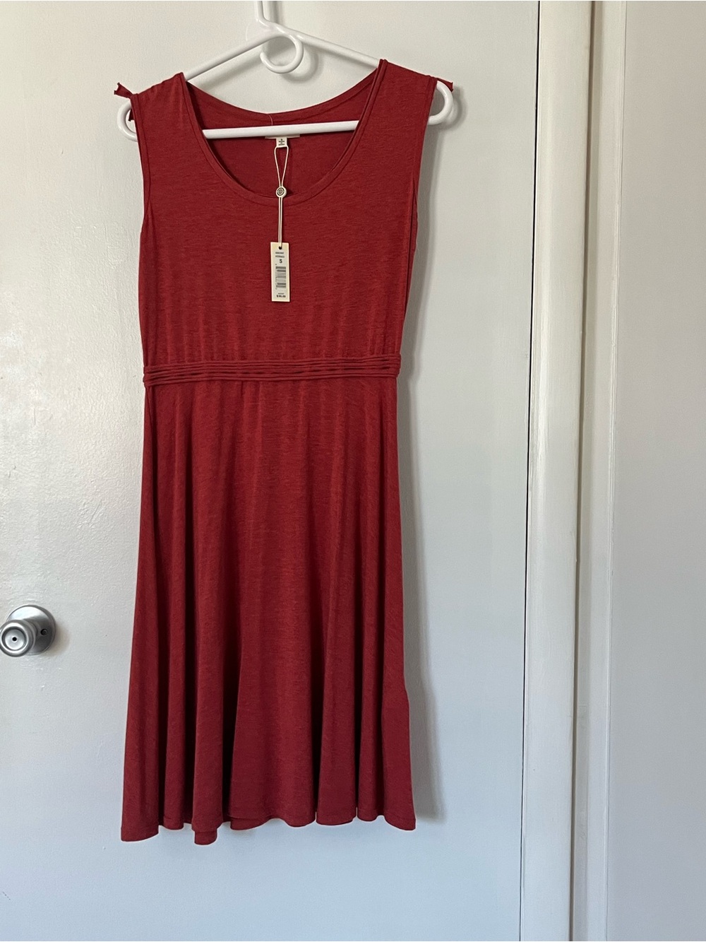 Max Studio Soft Crimson Red Sleeveless Fit-and-Flare Dress - Picture 2 of 15